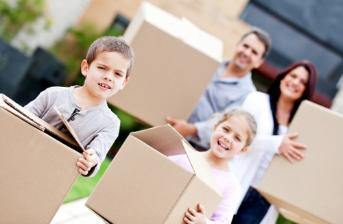 Professional removal team handling a Canonbury relocation